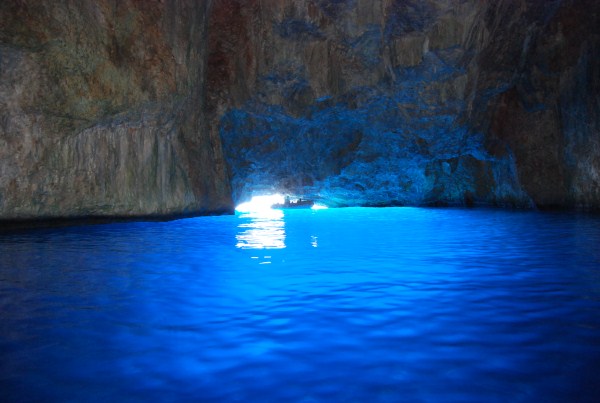 The-Blue-cave