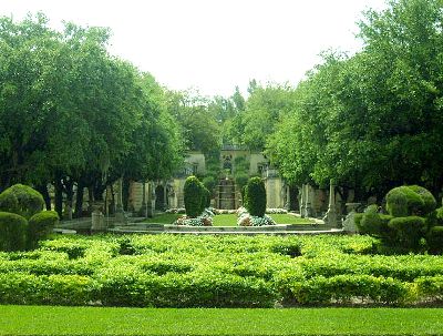 villa-vizcaya-gardens-miami-photo-cc