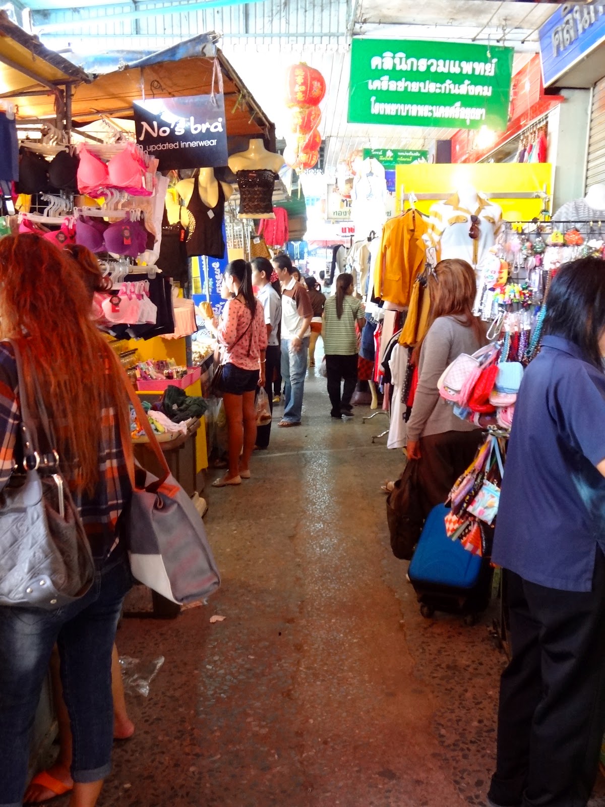 Chao Phrom Market1
