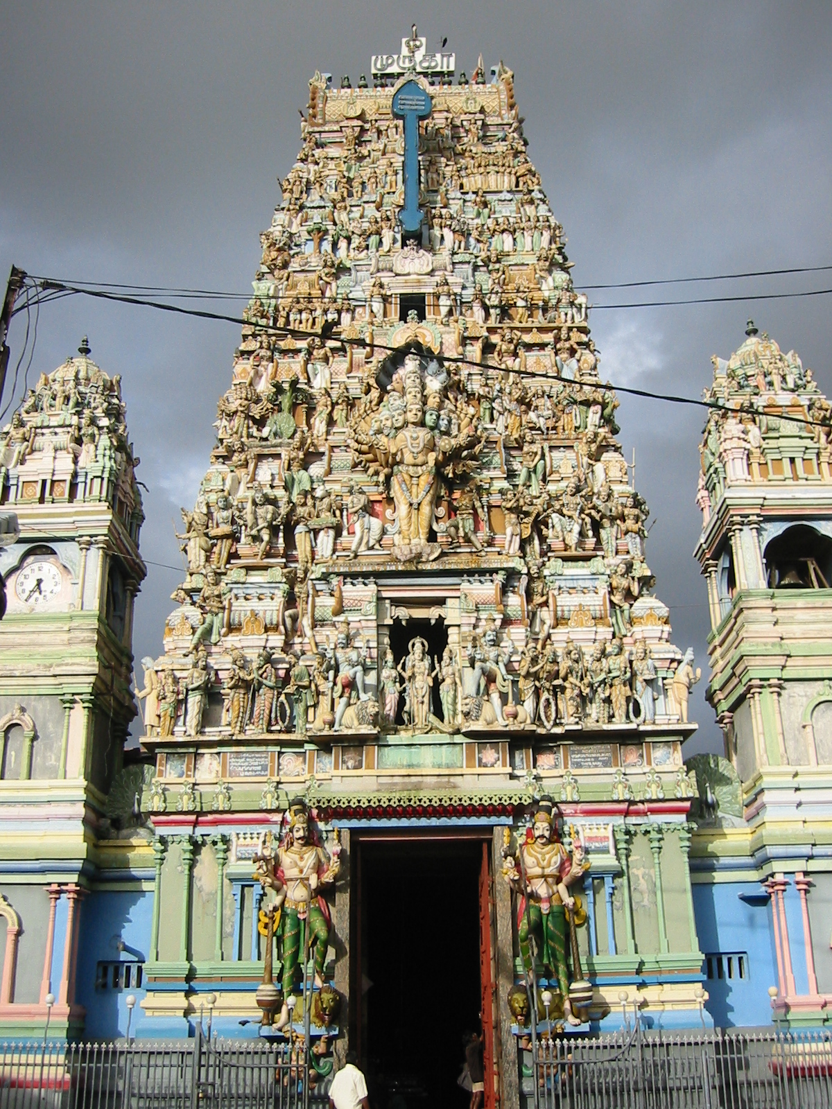 Hindu-Temple-in-Colombo